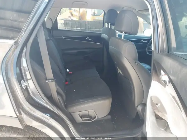 5XYPG4A36HG220467 2017 KIA SORENTO - Image 8