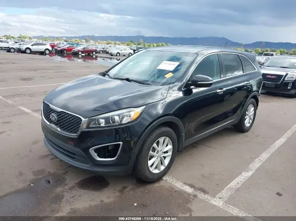 5XYPG4A36HG222588 2017 KIA SORENTO - Image 2