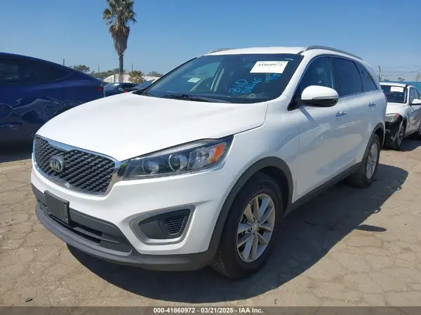 5XYPG4A36HG239181 2017 KIA SORENTO - Image 2