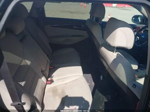 5XYPG4A36HG242209 2017 KIA SORENTO - Image 8