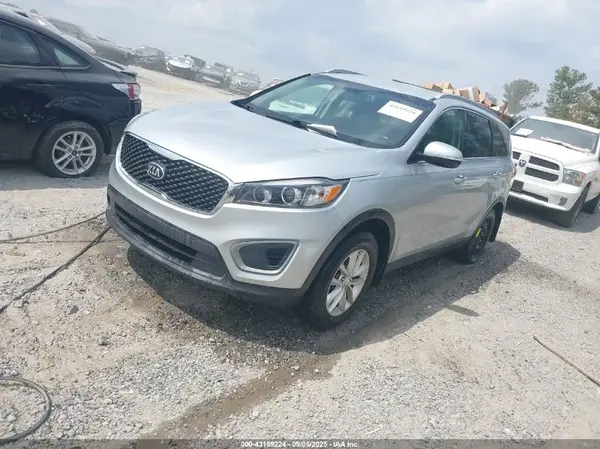 5XYPG4A36HG244235 2017 KIA SORENTO - Image 2