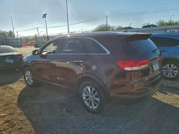 5XYPG4A36HG245840 2017 KIA SORENTO - Image 2