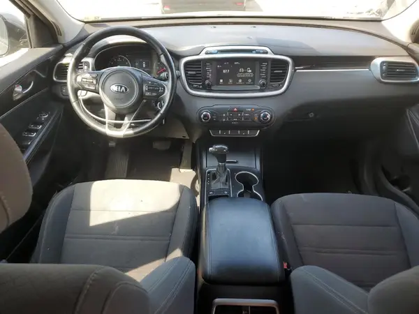 5XYPG4A36HG256028 2017 KIA SORENTO - Image 8