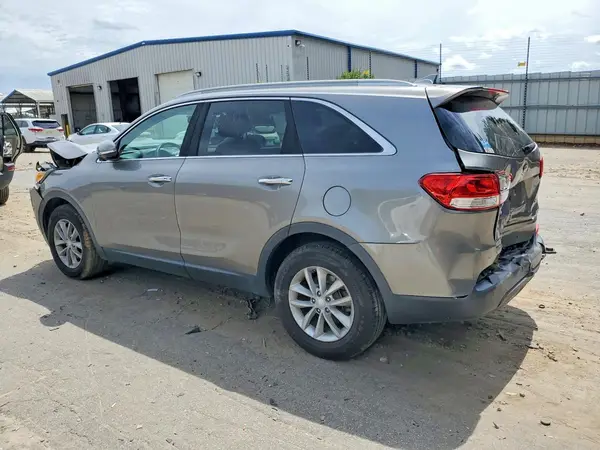 5XYPG4A36HG258636 2017 KIA SORENTO - Image 2