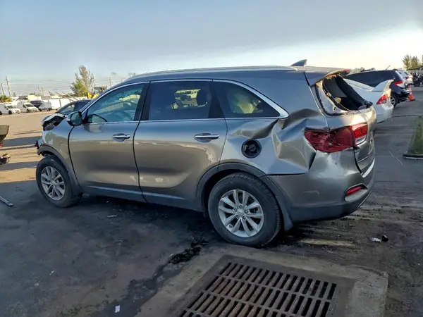 5XYPG4A36HG258720 2017 KIA SORENTO - Image 2