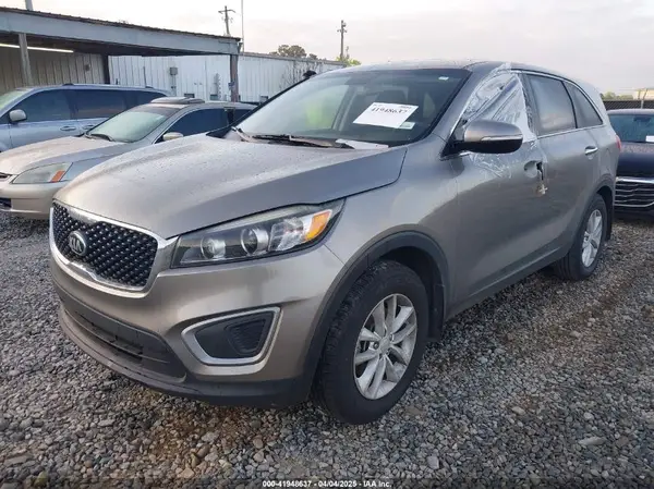 5XYPG4A36HG259429 2017 KIA SORENTO - Image 2
