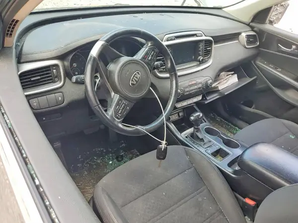 5XYPG4A36HG265358 2017 KIA SORENTO - Image 8