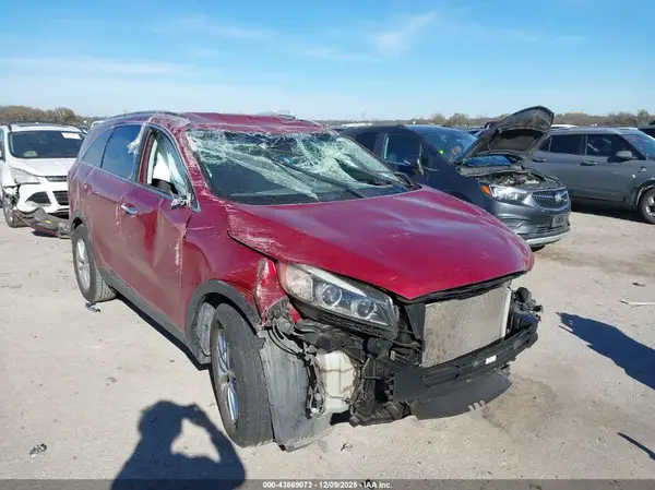 5XYPG4A36HG265666 2017 KIA SORENTO - Image 1