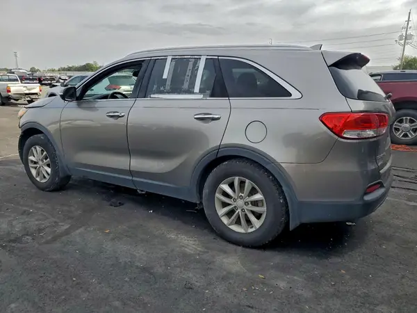 5XYPG4A36HG266798 2017 KIA SORENTO - Image 2