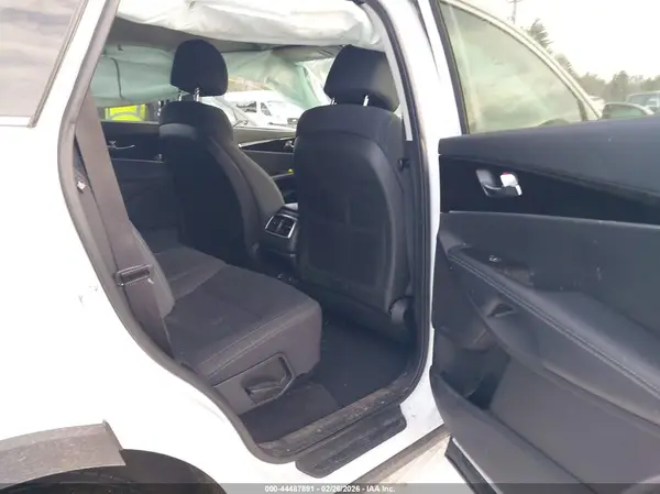 5XYPG4A36HG266851 2017 KIA SORENTO - Image 8