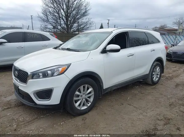 5XYPG4A36HG266901 2017 KIA SORENTO - Image 2