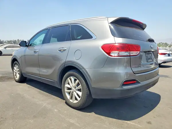5XYPG4A36HG269068 2017 KIA SORENTO - Image 2