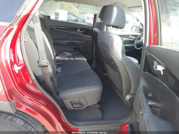 5XYPG4A36HG269118 2017 KIA SORENTO - Image 8