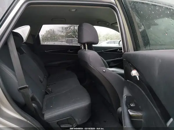5XYPG4A36HG270978 2017 KIA SORENTO - Image 8