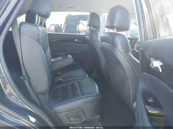 5XYPG4A36HG271435 2017 KIA SORENTO - Image 8