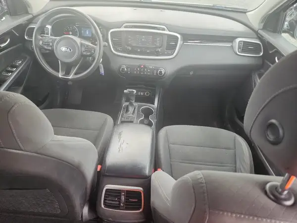 5XYPG4A36HG276635 2017 KIA SORENTO - Image 8