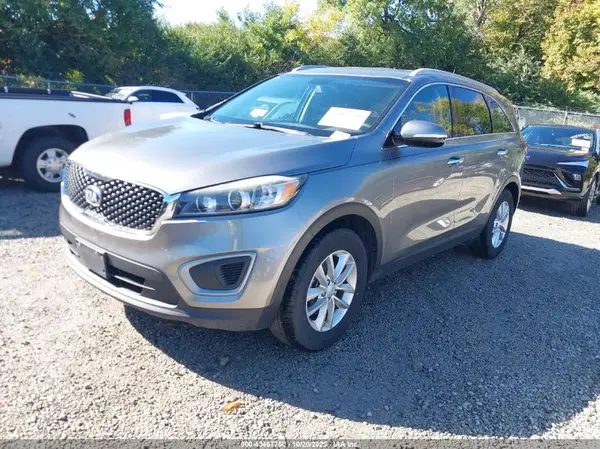 5XYPG4A36HG278661 2017 KIA SORENTO - Image 2