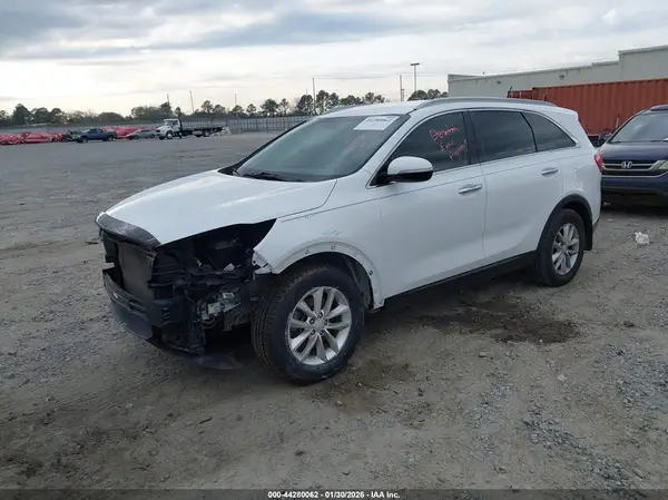 5XYPG4A36HG282676 2017 KIA SORENTO - Image 2