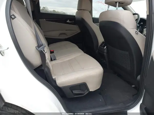 5XYPG4A36HG282676 2017 KIA SORENTO - Image 8