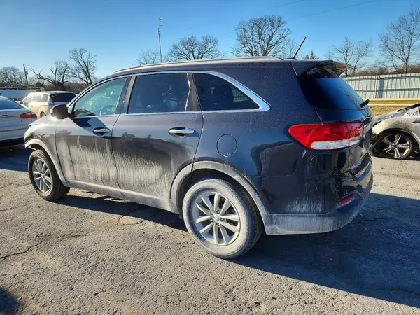 5XYPG4A36HG283813 2017 KIA SORENTO - Image 2