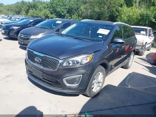 5XYPG4A36HG297310 2017 KIA SORENTO - Image 2