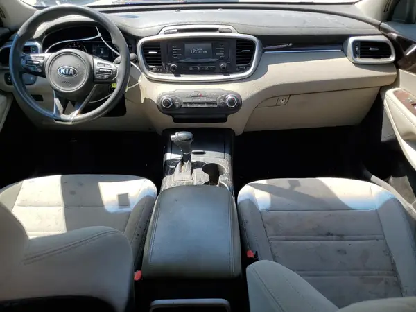 5XYPG4A36HG335389 2017 KIA SORENTO - Image 8