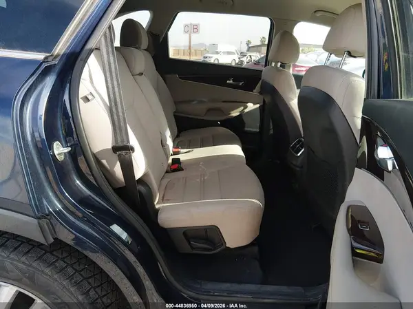 5XYPG4A36JG343689 2018 KIA SORENTO - Image 8