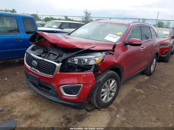 5XYPG4A36JG363148 2018 KIA SORENTO - Image 2