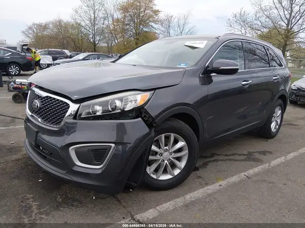 5XYPG4A36JG369435 2018 KIA SORENTO - Image 2
