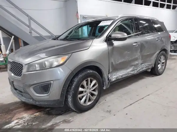 5XYPG4A36JG380578 2018 KIA SORENTO - Image 2