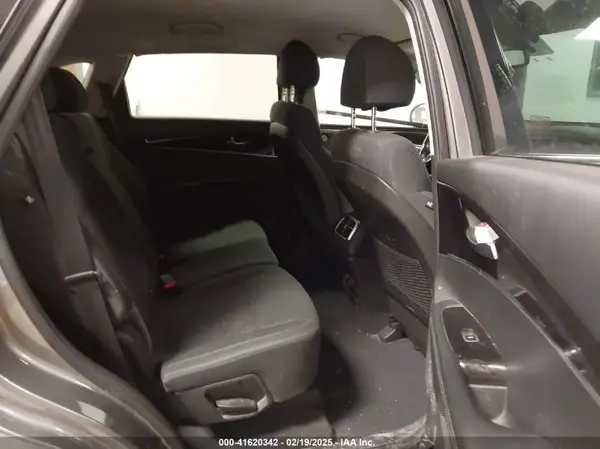 5XYPG4A36JG380578 2018 KIA SORENTO - Image 8