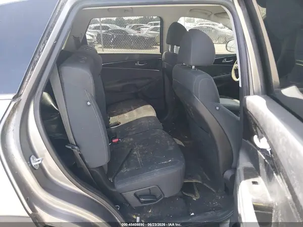 5XYPG4A36JG383738 2018 KIA SORENTO - Image 8