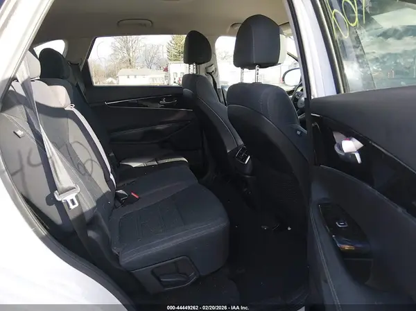 5XYPG4A36JG387336 2018 KIA SORENTO - Image 8
