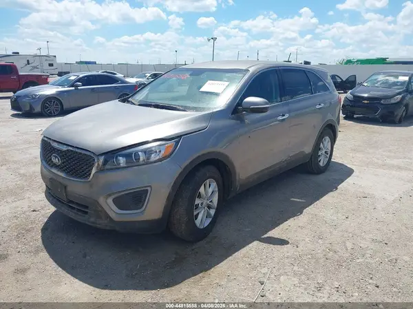 5XYPG4A36JG388003 2018 KIA SORENTO - Image 2