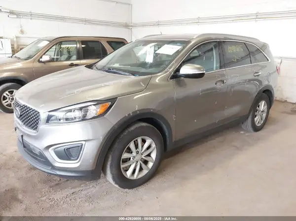 5XYPG4A36JG398465 2018 KIA SORENTO - Image 2