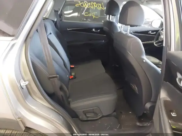 5XYPG4A36JG398465 2018 KIA SORENTO - Image 8