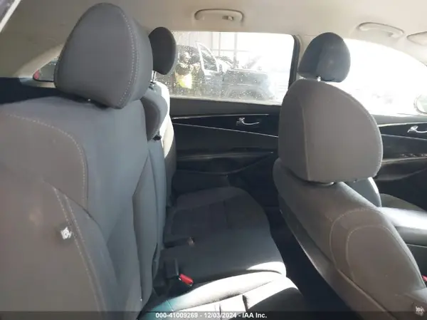 5XYPG4A36JG400649 2018 KIA SORENTO - Image 8