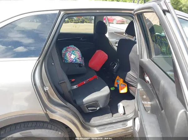 5XYPG4A36JG408685 2018 KIA SORENTO - Image 8