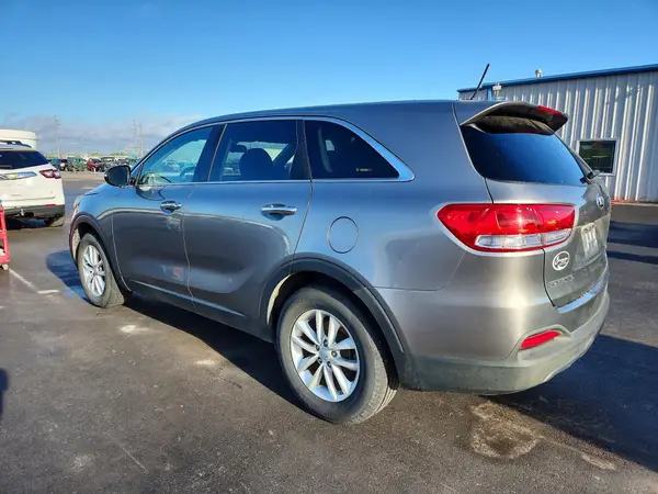 5XYPG4A36JG413949 2018 KIA SORENTO - Image 2