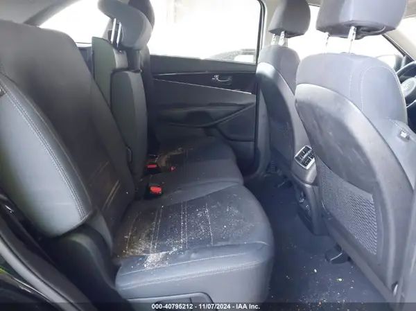 5XYPG4A36JG417435 2018 KIA SORENTO - Image 8