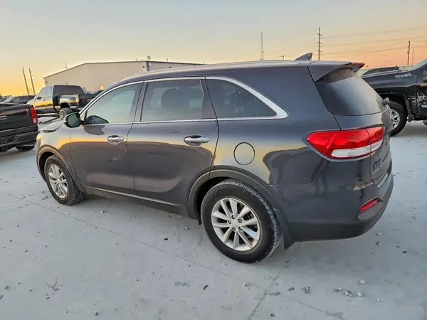 5XYPG4A36JG417810 2018 KIA SORENTO - Image 2
