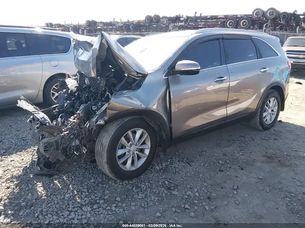 5XYPG4A36JG424126 2018 KIA SORENTO - Image 2