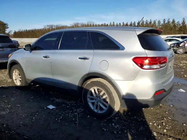 5XYPG4A36JG425549 2018 KIA SORENTO - Image 2