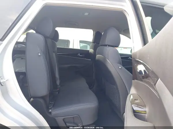 5XYPG4A36JG425566 2018 KIA SORENTO - Image 8
