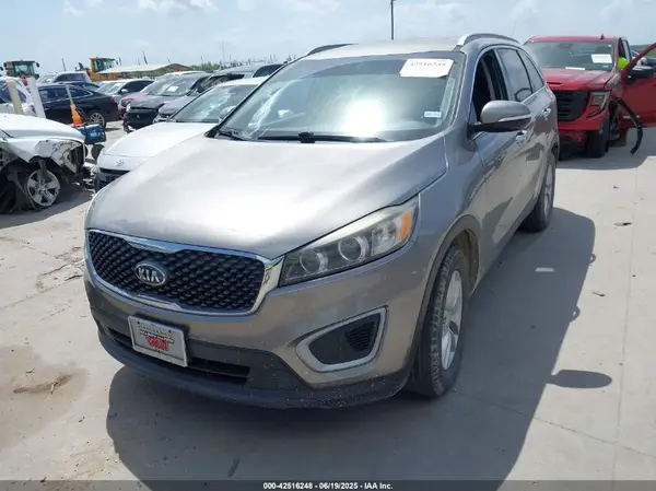 5XYPG4A36JG426247 2018 KIA SORENTO - Image 2