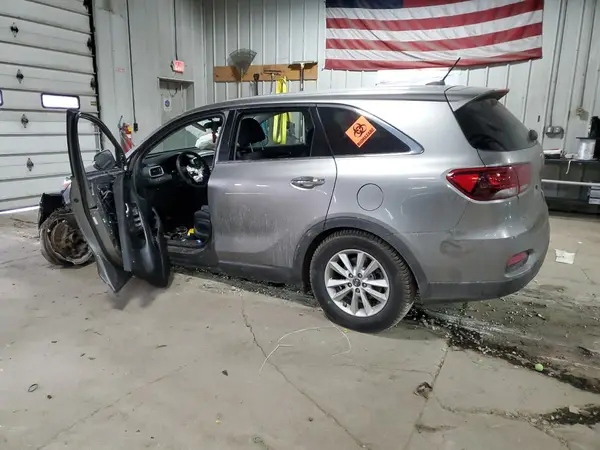 5XYPG4A36KG438349 2019 KIA SORENTO - Image 2