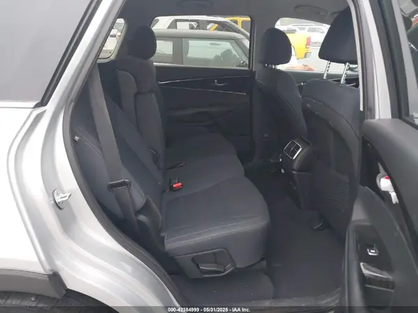 5XYPG4A36KG438741 2019 KIA SORENTO - Image 8