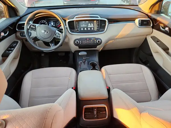 5XYPG4A36KG452140 2019 KIA SORENTO - Image 8