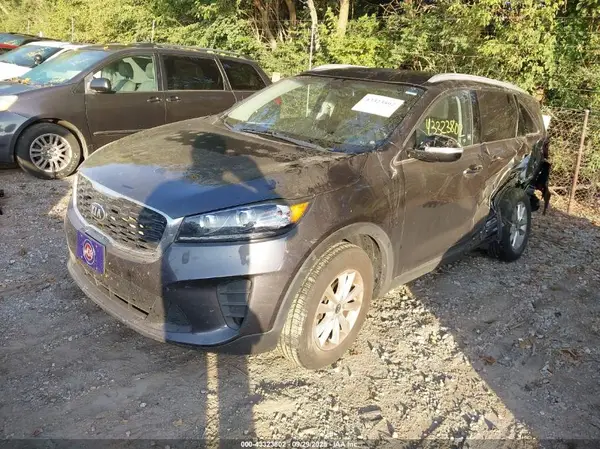 5XYPG4A36KG453658 2019 KIA SORENTO - Image 2