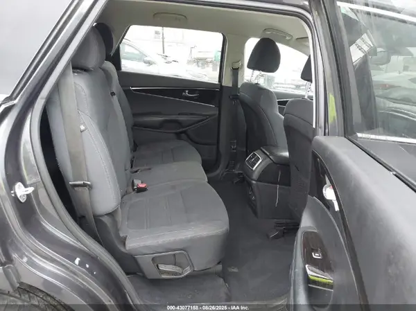 5XYPG4A36KG455104 2019 KIA SORENTO - Image 8
